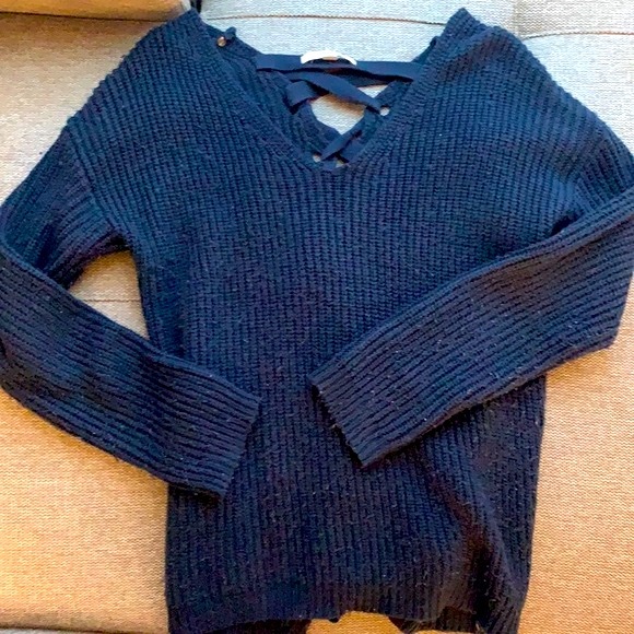 🔥Off the Shoulder sweater with crosses on the back In Navy Blue - Picture 2 of 5